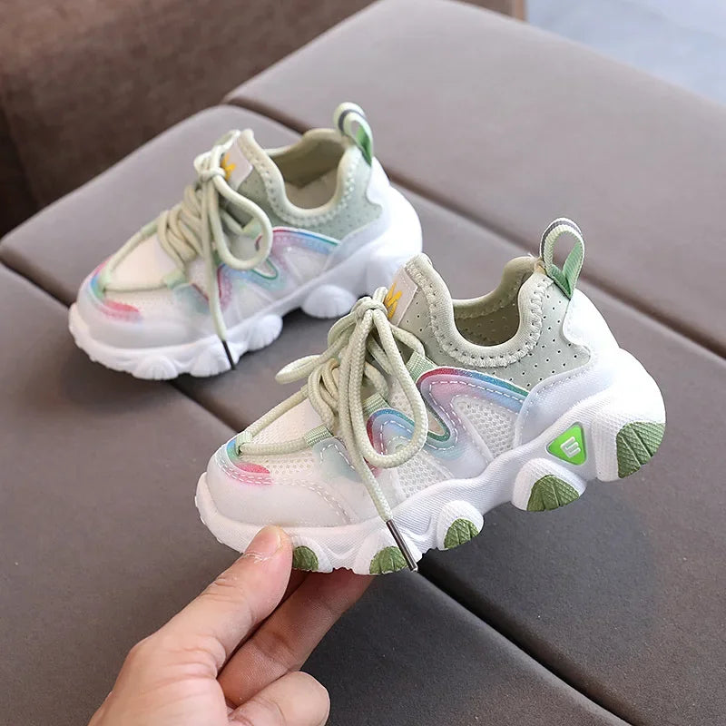 2025 Baskets respirantes pour tout-petits garçon Tissu extensible Chaussures de course pour bébé à la mode Chaussures de sport pour filles d’école roses D07083