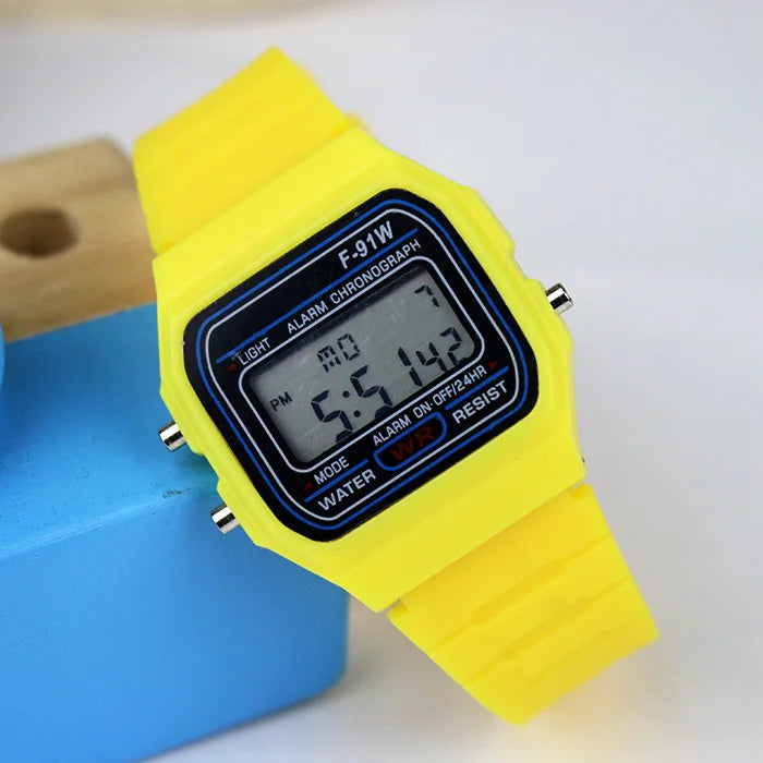 Montres numériques de sport Enfant Garçons Bracelet en silicone Filles Montre électronique Chronographe Alarme Étudiants mignons Horloge LED