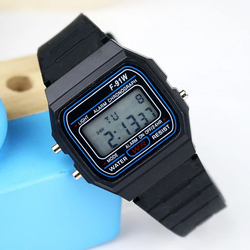 Montres numériques de sport Enfant Garçons Bracelet en silicone Filles Montre électronique Chronographe Alarme Étudiants mignons Horloge LED
