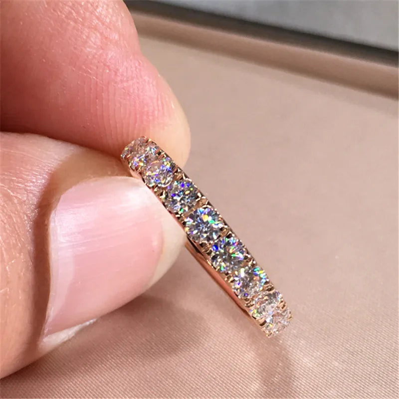 Bagues CC pour femmes Bague en zircone cubique de couleur argent Pierre blanche Mariage de mariée Fiançailles Bijoux à la mode Bijoux Femme CC1565