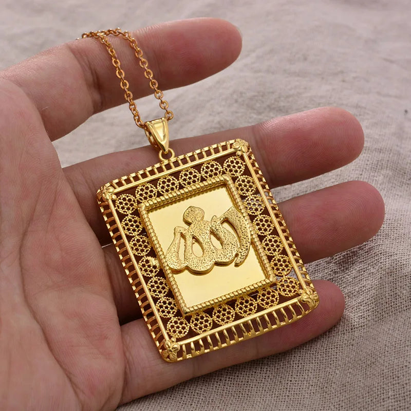 Big Allah Nouvelles femmes colliers de couleur or chaîne pendentif donnant des cadeaux à une amie Vêtements de fête Bijoux