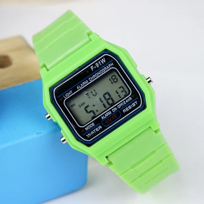 Montres numériques de sport Enfant Garçons Bracelet en silicone Filles Montre électronique Chronographe Alarme Étudiants mignons Horloge LED