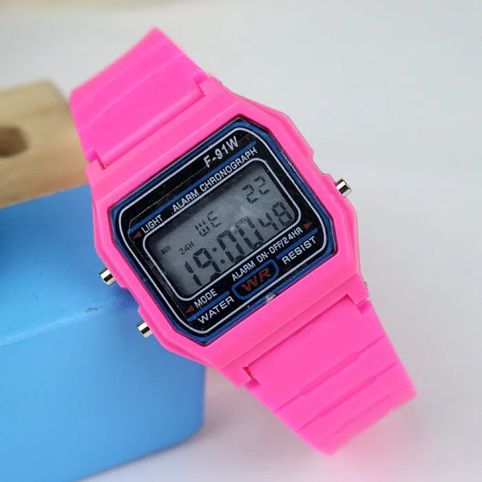 Montres numériques de sport Enfant Garçons Bracelet en silicone Filles Montre électronique Chronographe Alarme Étudiants mignons Horloge LED