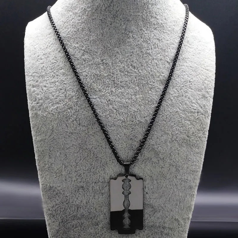 Colliers pendentifs de rasoir de lame gothique Hommes Collier de chaîne en acier inoxydable de couleur noire Bijoux esthétiques collier homme N423S01