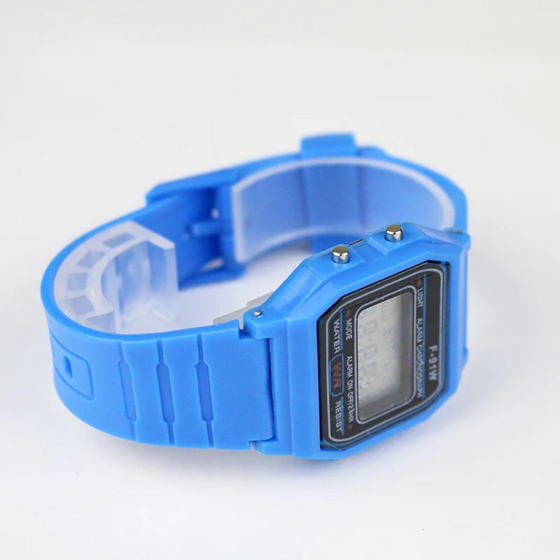 Montres numériques de sport Enfant Garçons Bracelet en silicone Filles Montre électronique Chronographe Alarme Étudiants mignons Horloge LED