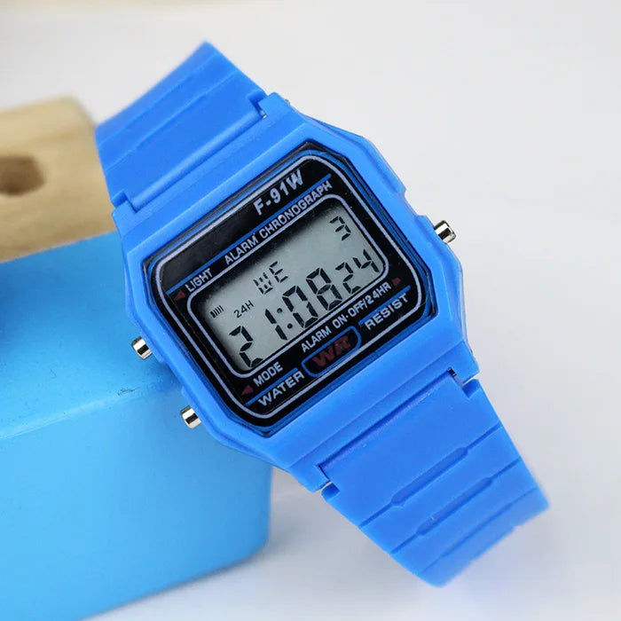 Montres numériques de sport Enfant Garçons Bracelet en silicone Filles Montre électronique Chronographe Alarme Étudiants mignons Horloge LED