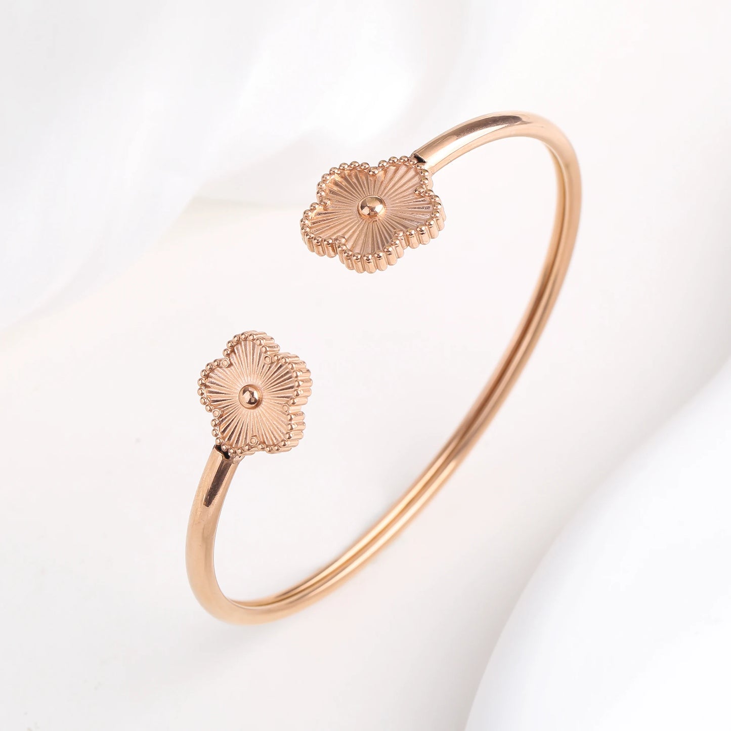 Simple en acier inoxydable coquille blanche cinq feuilles fleur bracelet classique trèfle poignet bijoux luxe pour femme fête bijoux cadeau