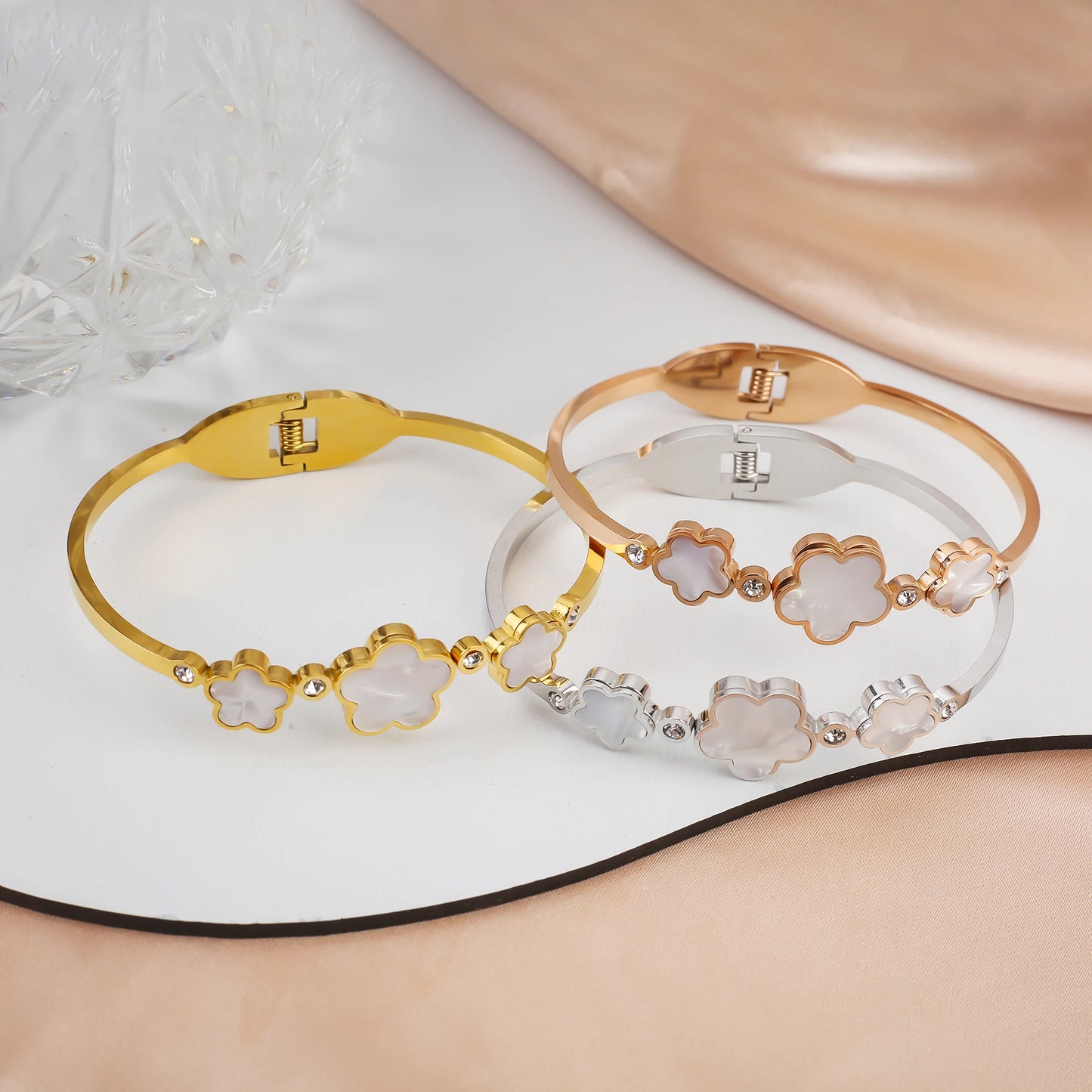 Simple en acier inoxydable coquille blanche cinq feuilles fleur bracelet classique trèfle poignet bijoux luxe pour femme fête bijoux cadeau