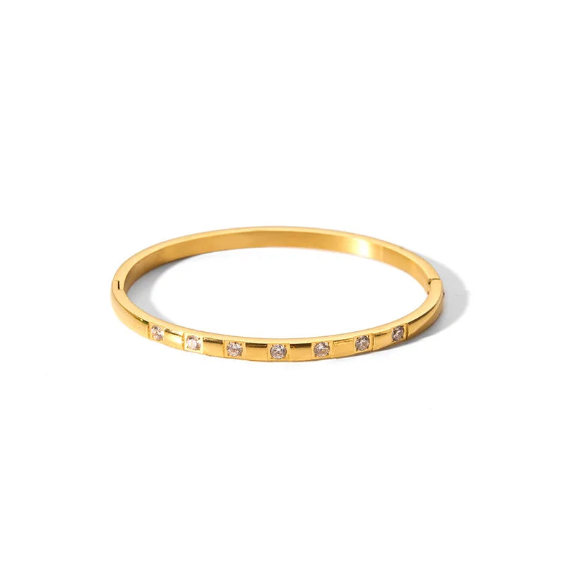 Nouveaux bracelets en zircone cubique imperméable Bracelets en acier inoxydable Bijoux sans ternissement pour les femmes Vente en gros d’usine Personnaliser