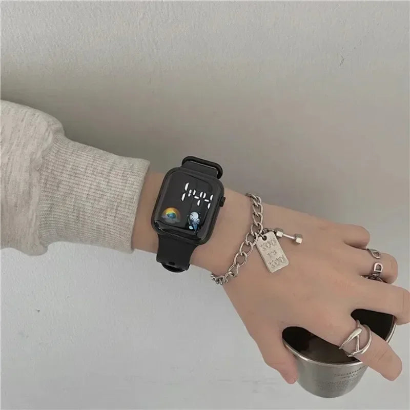 Nouvelles montres de sport LED Montre numérique pour hommes Femmes Montres-bracelets Casual Silicone