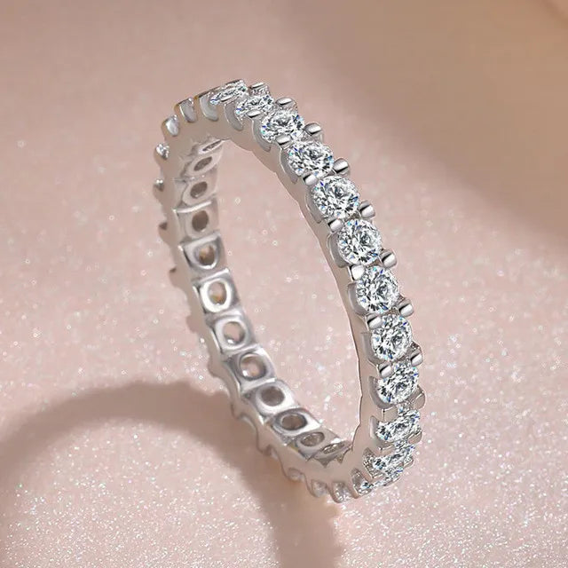 Bagues CC pour femmes Bague en zircone cubique de couleur argent Pierre blanche Mariage de mariée Fiançailles Bijoux à la mode Bijoux Femme CC1565