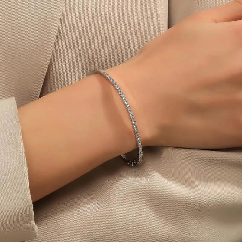 ZAKOL Simple Micro-incusté Cubic Zirconia Bangle pour Femmes Mode Géométrique CZ Bracelets Bijoux