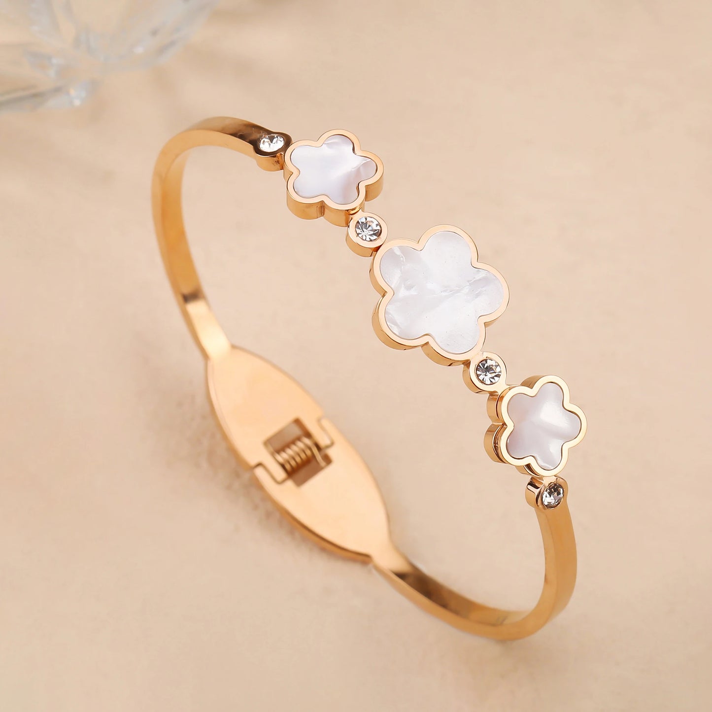 Simple en acier inoxydable coquille blanche cinq feuilles fleur bracelet classique trèfle poignet bijoux luxe pour femme fête bijoux cadeau