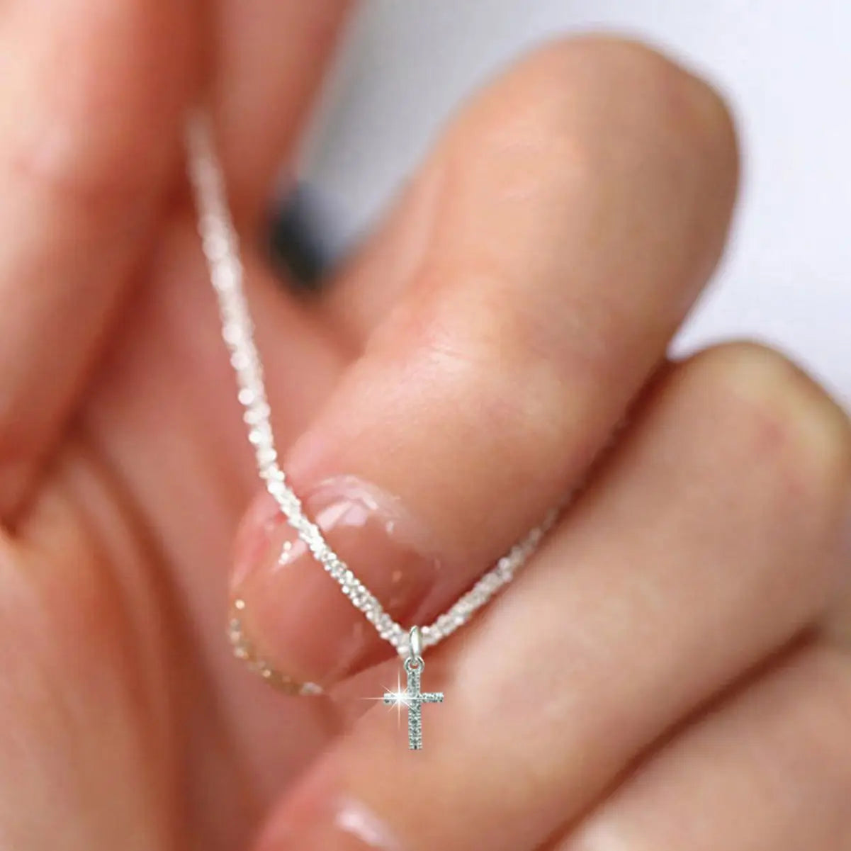 Populaire Collier de zircon croisé en argent sterling 925 Pendentif géométrique personnalisé Choker Cadeau de fête d’anniversaire Bijoux fins pour femmes