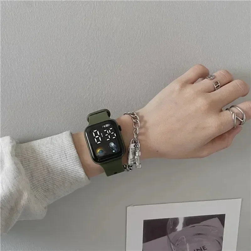 Nouvelles montres de sport LED Montre numérique pour hommes Femmes Montres-bracelets Casual Silicone