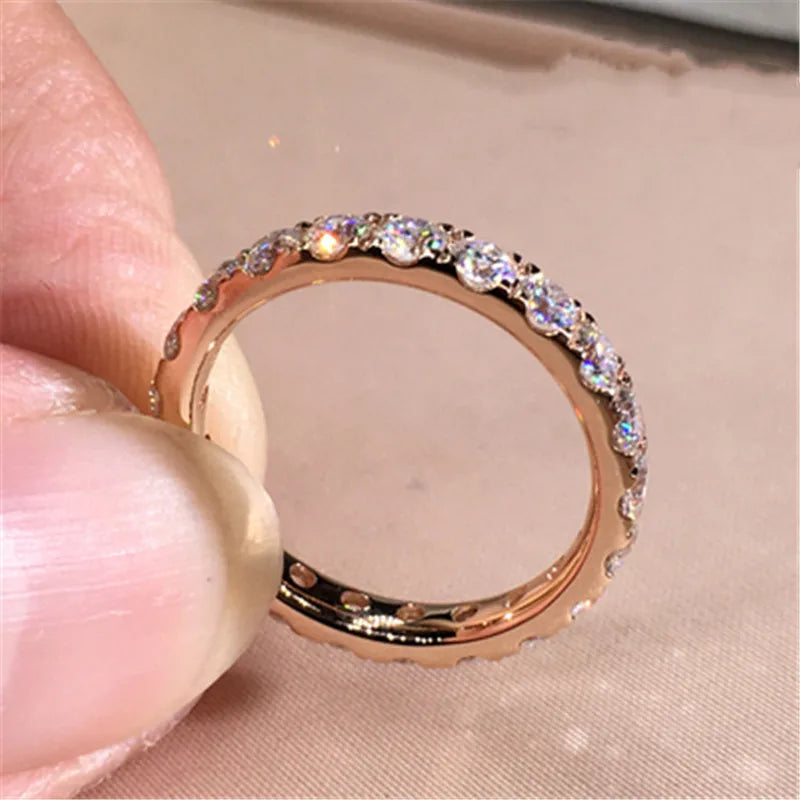 Bagues CC pour femmes Bague en zircone cubique de couleur argent Pierre blanche Mariage de mariée Fiançailles Bijoux à la mode Bijoux Femme CC1565