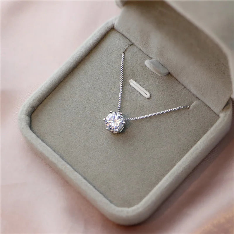 Collier plaqué en argent sterling 925 chaud Chaîne de clavicule de zircon AAA étincelante simple polyvalente pour femmes bijoux de mariage en gros